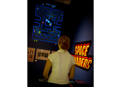 Play Old Video Gaming