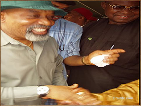 Ibo Pictures of Gov Dr Chris Ngige shaking hands of Oraifite People.